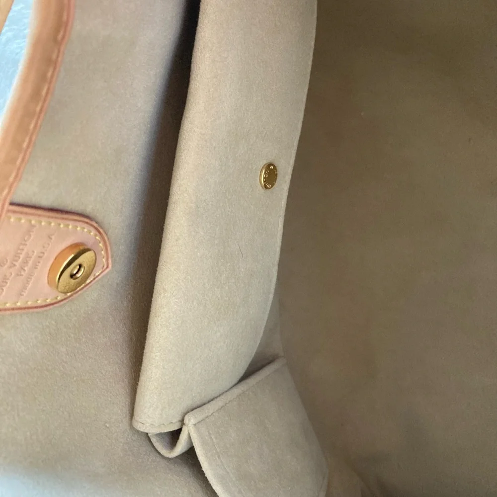 Louis Vuitton Azure Galleria PM - Picture 7 of 11